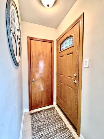 10223 S Spaulding Avenue, Evergreen Park, IL 60805