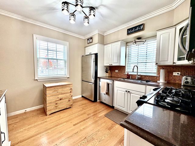 10223 S Spaulding Avenue, Evergreen Park, IL 60805