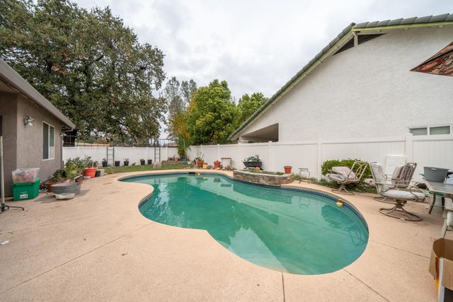 5587 Indianwood Drive, Redding, CA 96001
