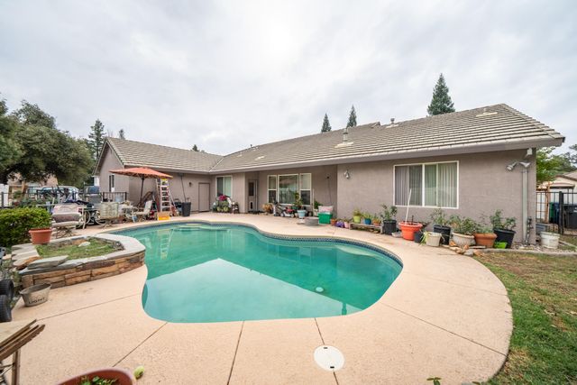 5587 Indianwood Drive, Redding, CA 96001
