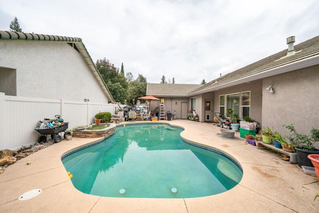 5587 Indianwood Drive, Redding, CA 96001