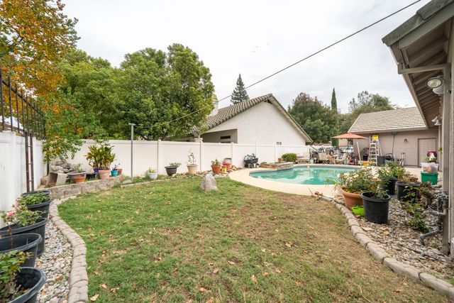 5587 Indianwood Drive, Redding, CA 96001