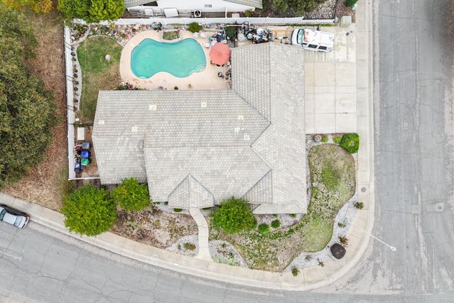 5587 Indianwood Drive, Redding, CA 96001