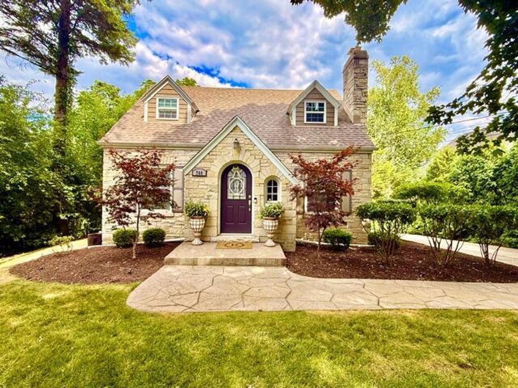 700 Elm Grove ROAD, Elm Grove, WI 53122