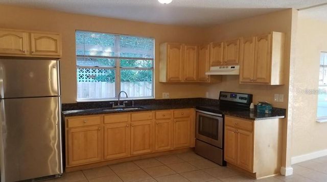 2921 W WALNUT STREET, Tampa, FL 33607