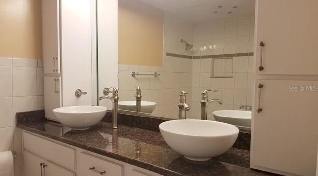 2921 W WALNUT STREET, Tampa, FL 33607