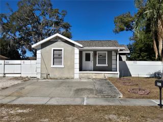 2921 W WALNUT STREET, Tampa, FL 33607