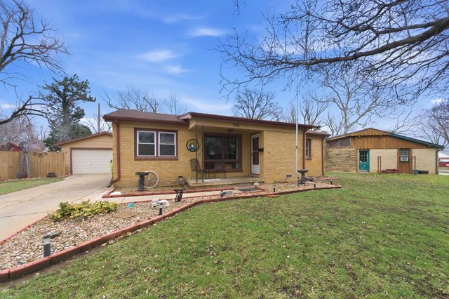 700 Anita Dr, Haysville, KS 67060