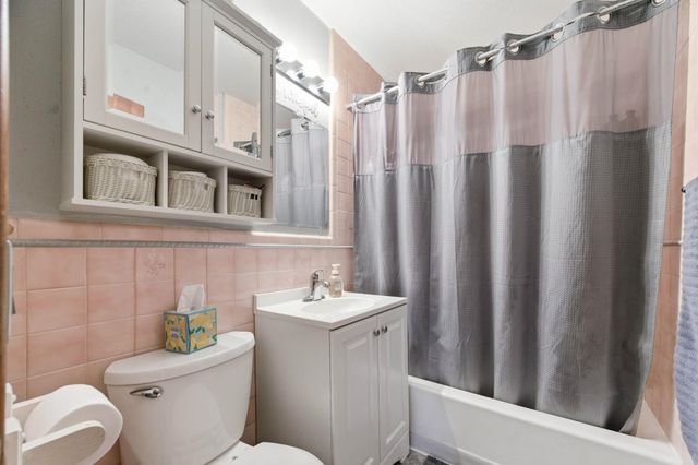 700 Anita Dr, Haysville, KS 67060