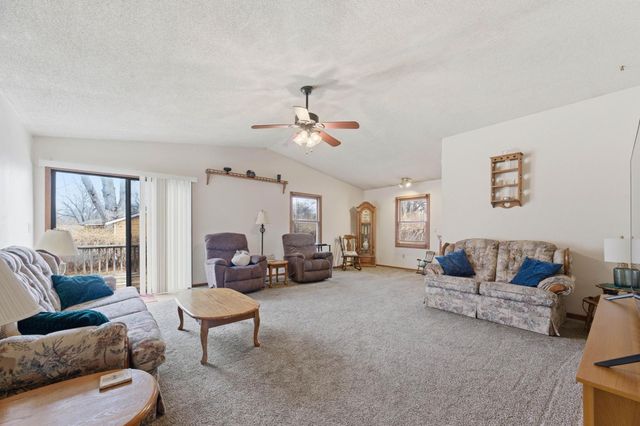 700 Anita Dr, Haysville, KS 67060