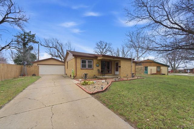 700 Anita Dr, Haysville, KS 67060