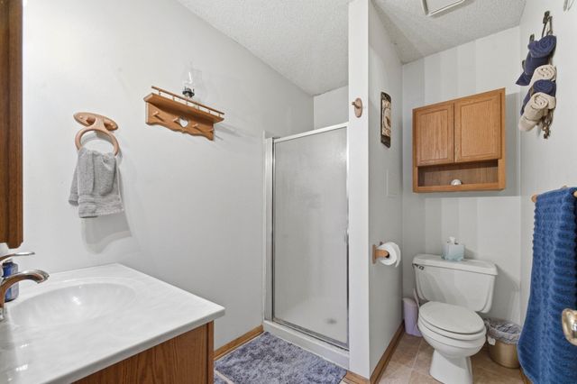 700 Anita Dr, Haysville, KS 67060