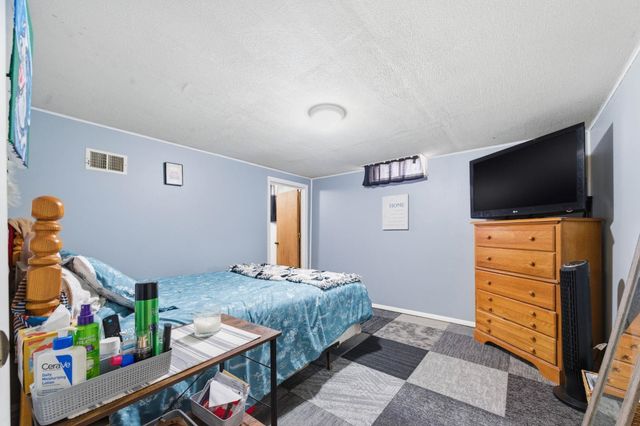 700 Anita Dr, Haysville, KS 67060