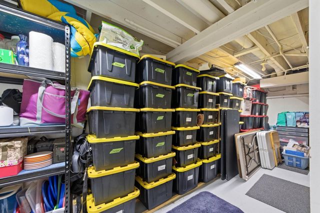 700 Anita Dr, Haysville, KS 67060