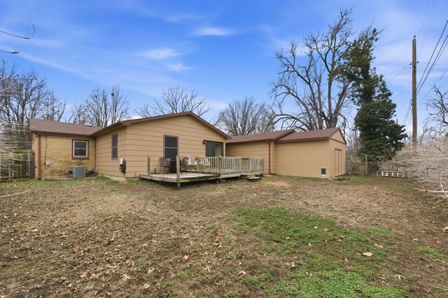 700 Anita Dr, Haysville, KS 67060