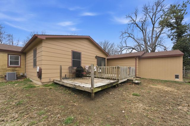 700 Anita Dr, Haysville, KS 67060