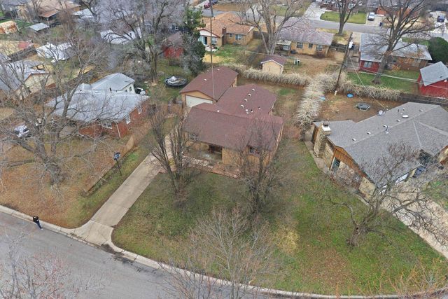 700 Anita Dr, Haysville, KS 67060