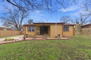 700 Anita Dr, Haysville, KS 67060