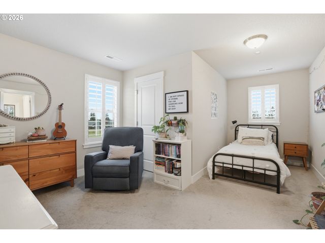 8710 N JUNIPER St, Camas, WA 98607