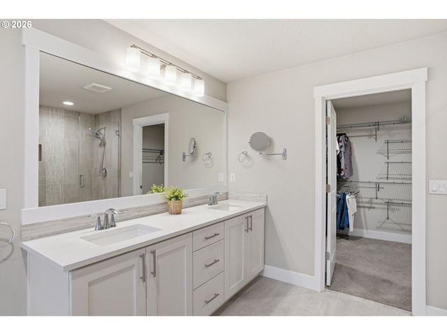 8710 N JUNIPER St, Camas, WA 98607