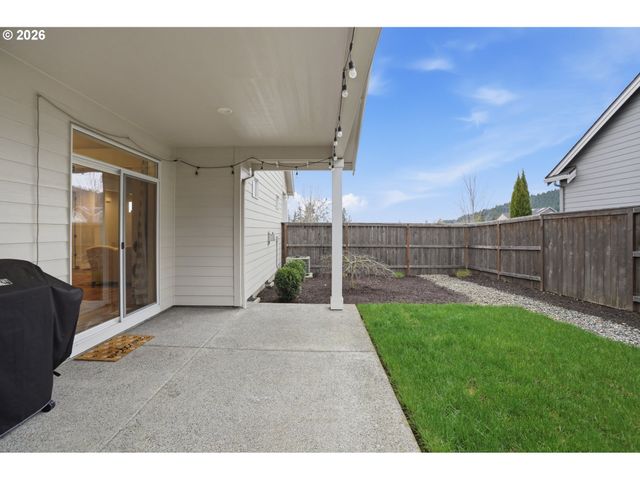 8710 N JUNIPER St, Camas, WA 98607