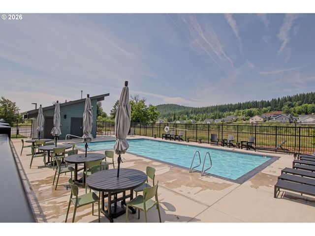 8710 N JUNIPER St, Camas, WA 98607