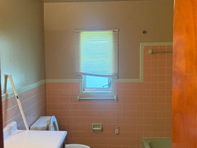 14812 N IRIS AVENUE, Tampa, FL 33613