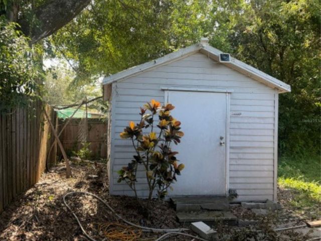 14812 N IRIS AVENUE, Tampa, FL 33613