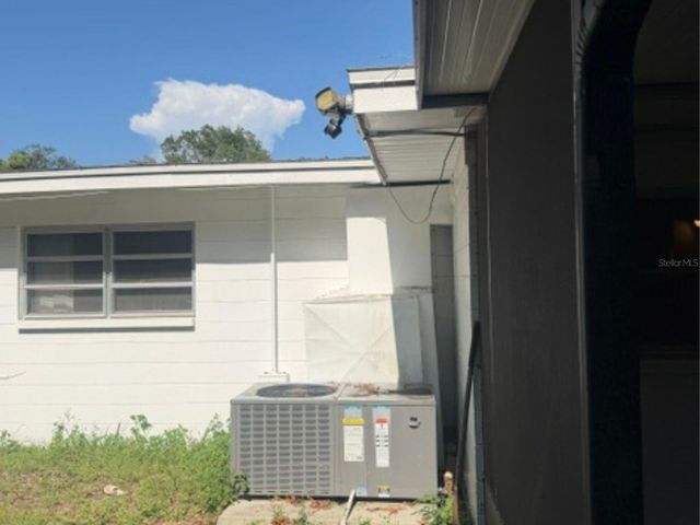 14812 N IRIS AVENUE, Tampa, FL 33613