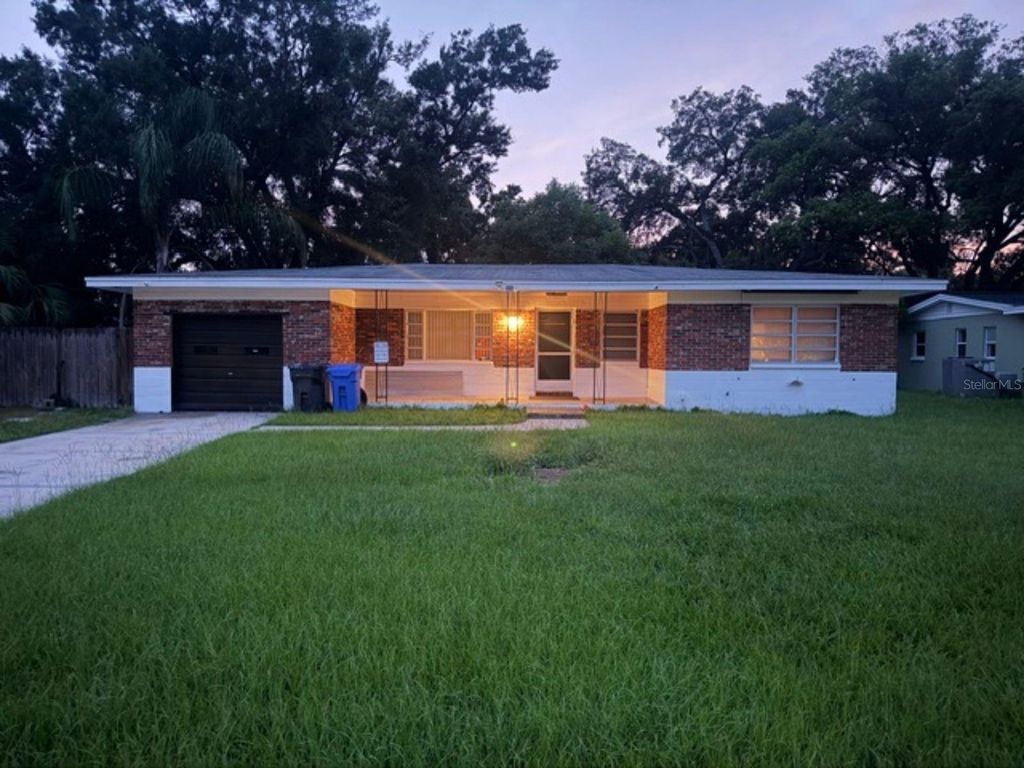 14812 N IRIS AVENUE, Tampa, FL 33613