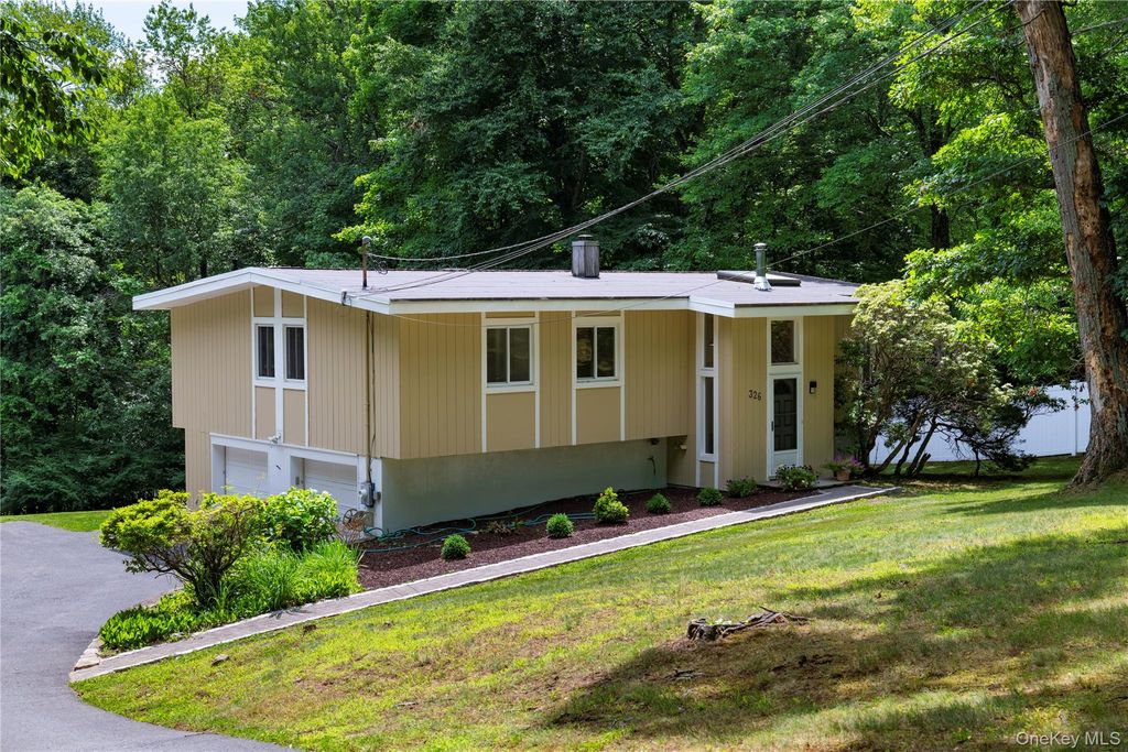 326 Lovell Street, Mahopac, NY 10541
