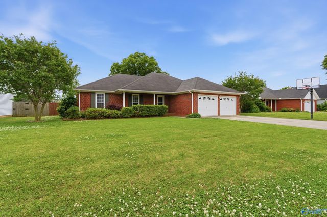 2305 Winthrop Drive SW, Decatur, AL 35603