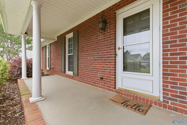 2305 Winthrop Drive SW, Decatur, AL 35603