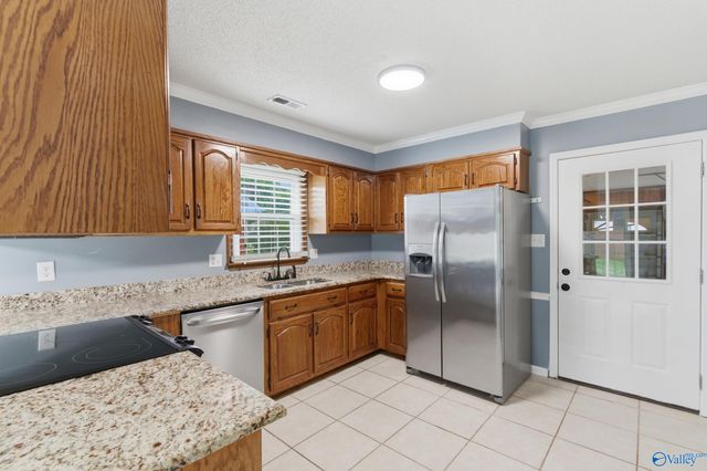2305 Winthrop Drive SW, Decatur, AL 35603