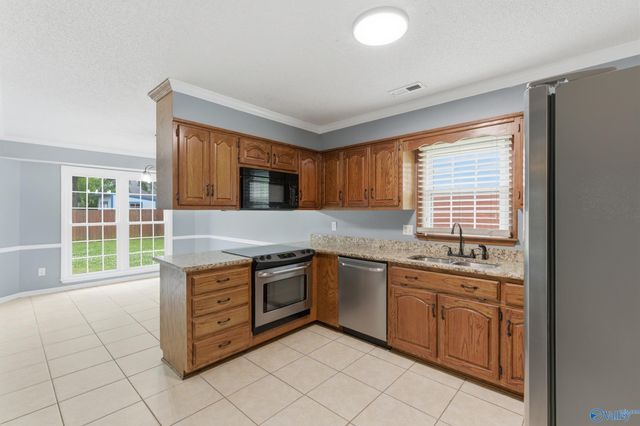 2305 Winthrop Drive SW, Decatur, AL 35603