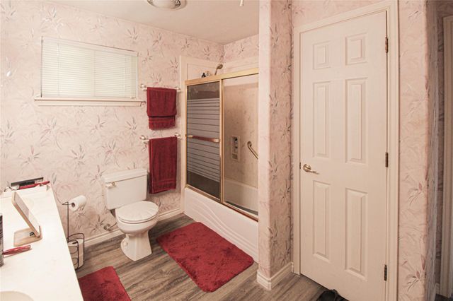 638 Big Lake Dr, Livingston, TX 77351