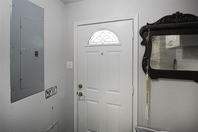 638 Big Lake Dr, Livingston, TX 77351