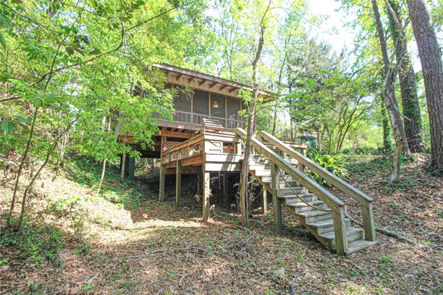 638 Big Lake Dr, Livingston, TX 77351