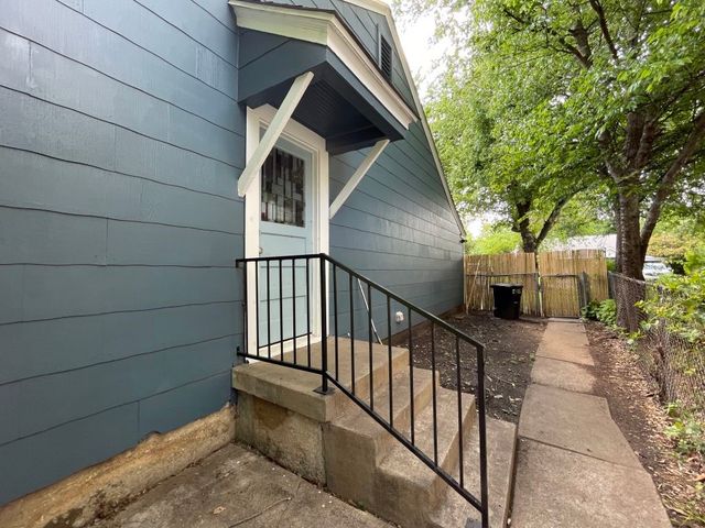 1420 Lawrence Road, River Oaks, TX 76114