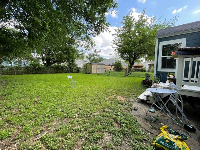 1420 Lawrence Road, River Oaks, TX 76114