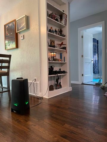 1420 Lawrence Road, River Oaks, TX 76114