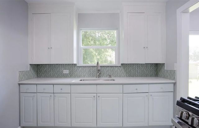 1420 Lawrence Road, River Oaks, TX 76114