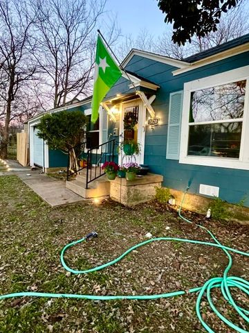 1420 Lawrence Road, River Oaks, TX 76114