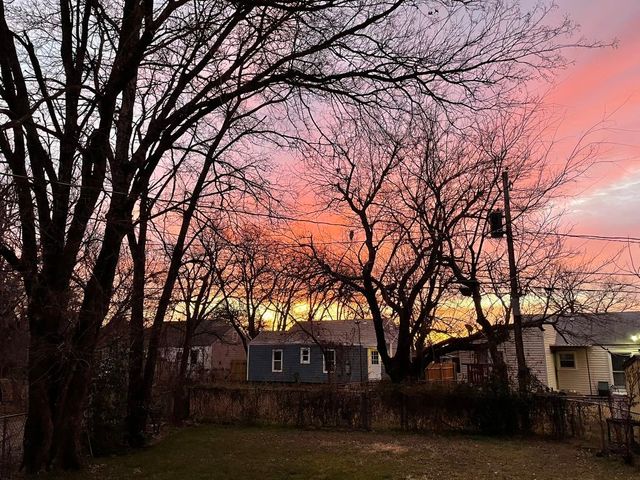 1420 Lawrence Road, River Oaks, TX 76114