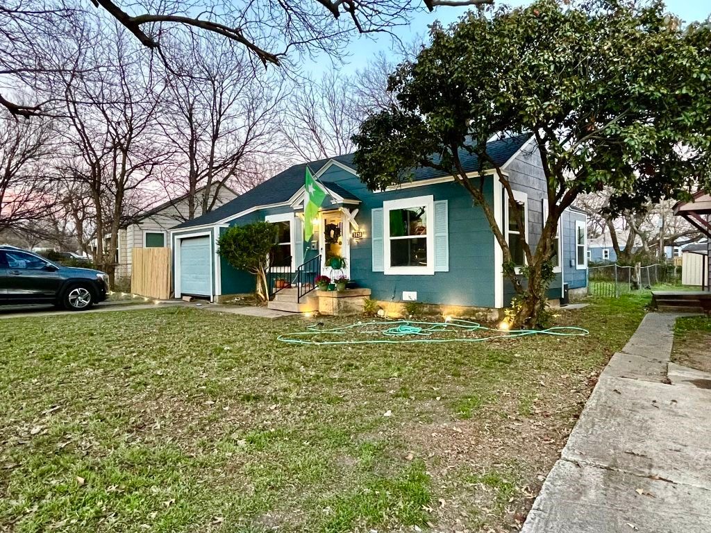 1420 Lawrence Road, River Oaks, TX 76114