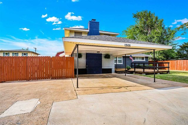 1305 NW Smith Ave, Lawton, OK 73507