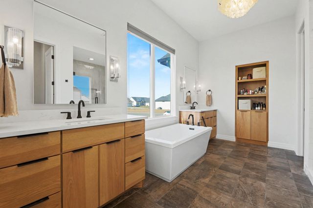 11407 E Fairfax St, Wichita, KS 67226