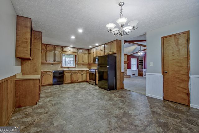 185 Redwood Circle, Fayetteville, GA 30214