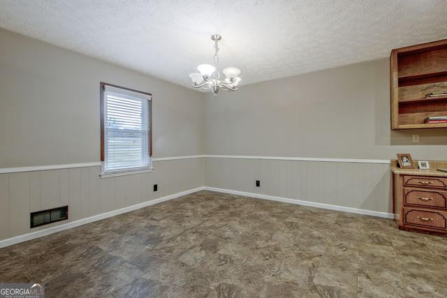 185 Redwood Circle, Fayetteville, GA 30214