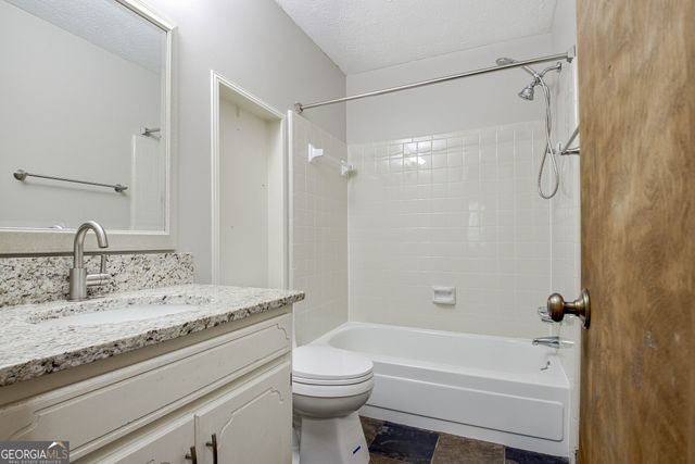 185 Redwood Circle, Fayetteville, GA 30214